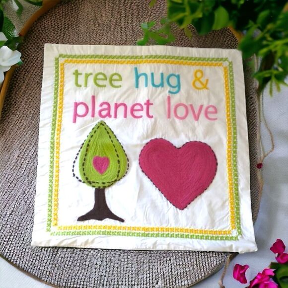 Pottery Barn Teen Pillow Cover Love Hug Planet Tree Embroidered Organic Cotton. - Picture 14 of 16